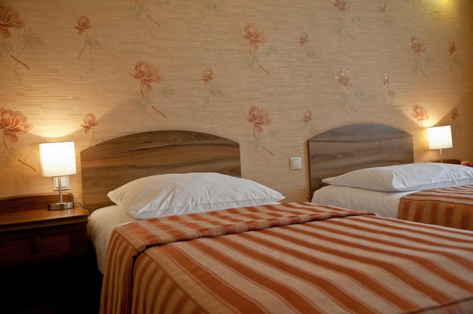 Hotel Fajkier Kroczyce Kültér fotó