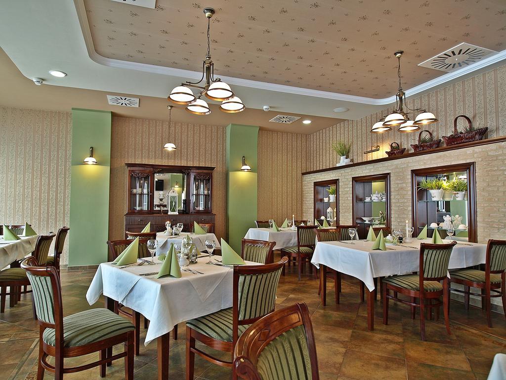 Hotel Fajkier Kroczyce Kültér fotó
